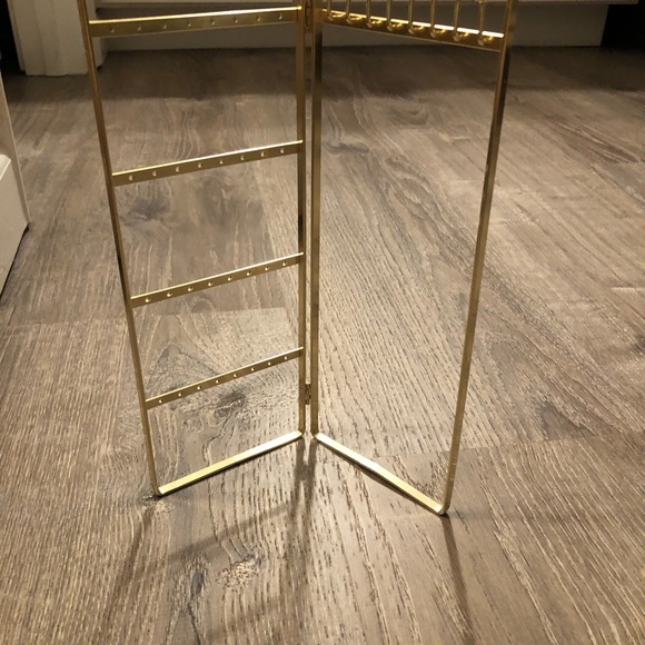 SHEIN Gold jewelry stand holder - Picture 2 of 5